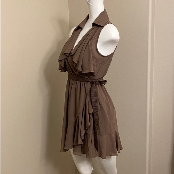 DOUBLE ZERO Taupe-Brown wrap dress with faux suede tie & Ruffled bottom Size S - Picture 4 of 12
